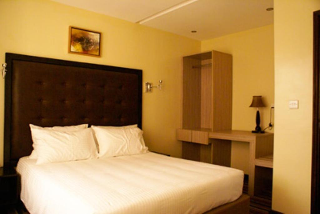 The Clarion Hotel Nairobi Room photo